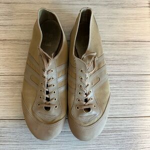 Dance sneaker / shoes/ tan / nude